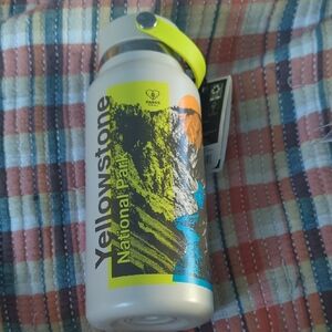 Hydro Flask Limited Edition Yellowstone National Park Water Jug New 32 Oz